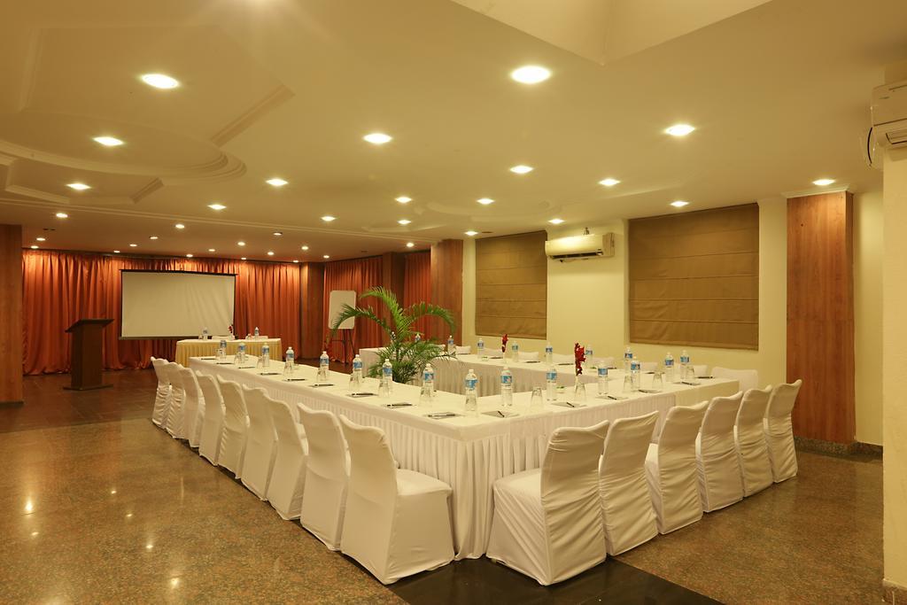 Hotel Corporate Regency Nowe Delhi Zewnętrze zdjęcie