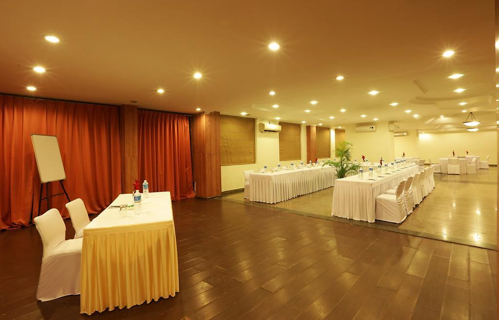 Hotel Corporate Regency Nowe Delhi Zewnętrze zdjęcie