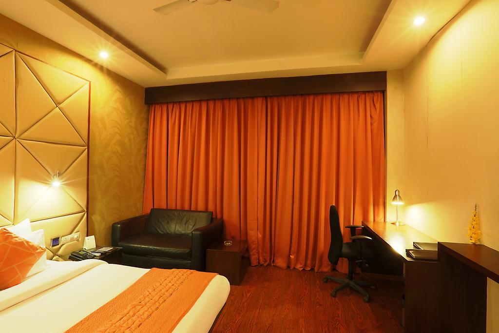 Hotel Corporate Regency Nowe Delhi Zewnętrze zdjęcie