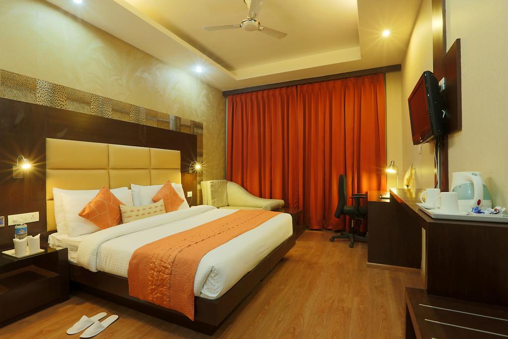 Hotel Corporate Regency Nowe Delhi Zewnętrze zdjęcie