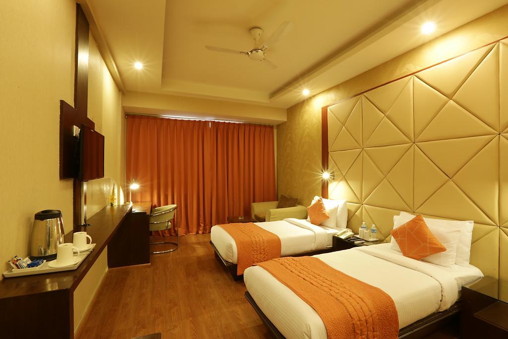 Hotel Corporate Regency Nowe Delhi Zewnętrze zdjęcie