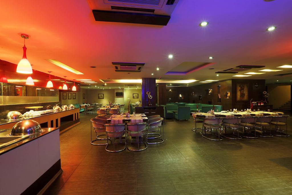 Hotel Corporate Regency Nowe Delhi Zewnętrze zdjęcie