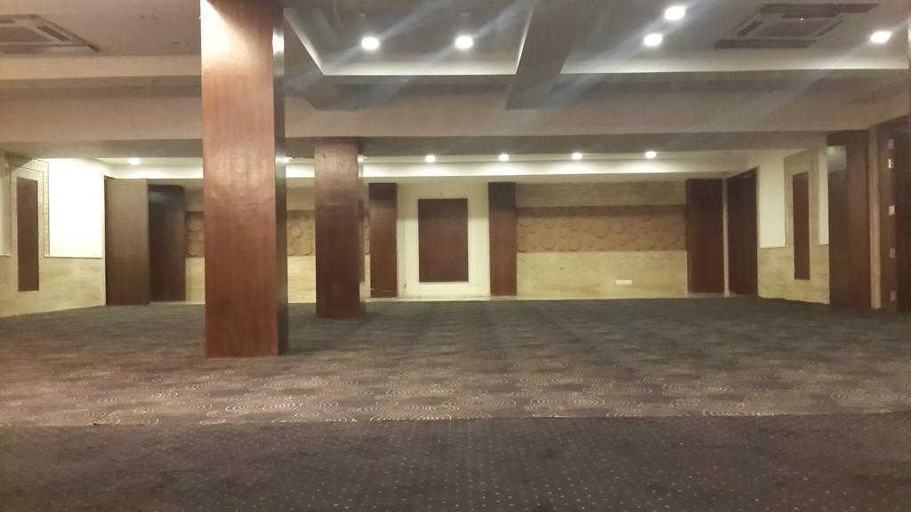 Hotel Corporate Regency Nowe Delhi Zewnętrze zdjęcie