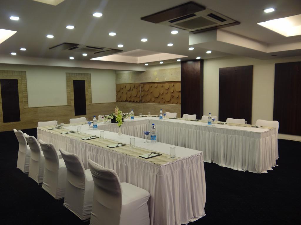 Hotel Corporate Regency Nowe Delhi Zewnętrze zdjęcie