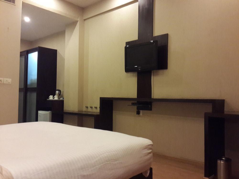 Hotel Corporate Regency Nowe Delhi Zewnętrze zdjęcie