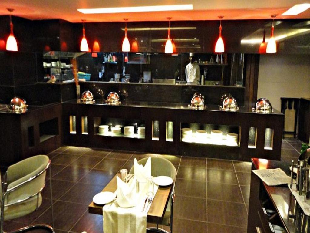 Hotel Corporate Regency Nowe Delhi Zewnętrze zdjęcie